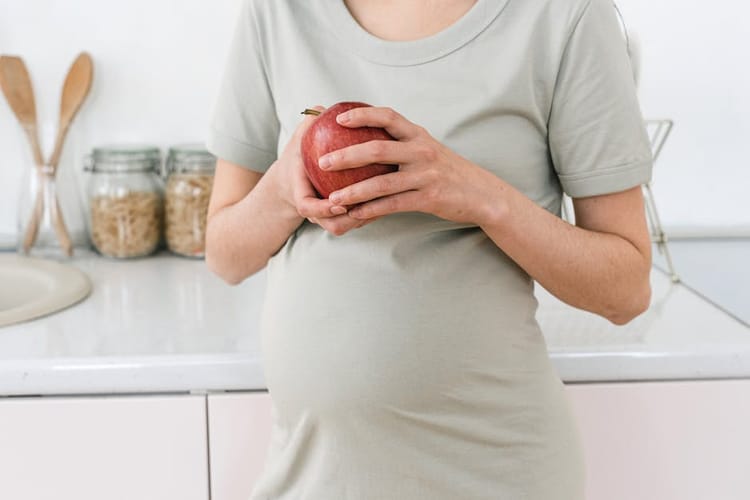 Prenatal Nutrition: Why It Matters and What to Eat (2026)